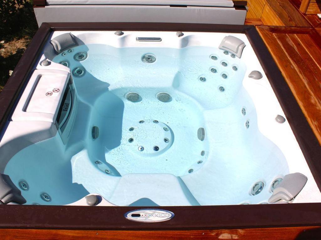F2 Avec Jacuzzi, Petanque, A 3 Min Mer, Dans Grande Propriete Porticcio  Exterior foto